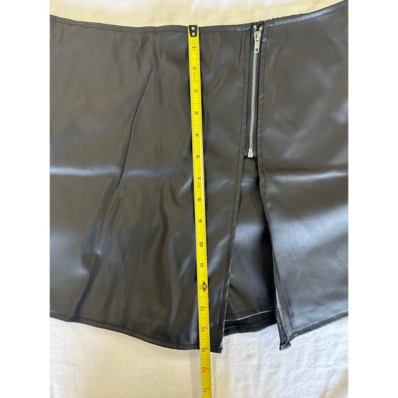 Women's Faux Leather Skort Mini Short Skirt with Slit - Picture 3 of 7